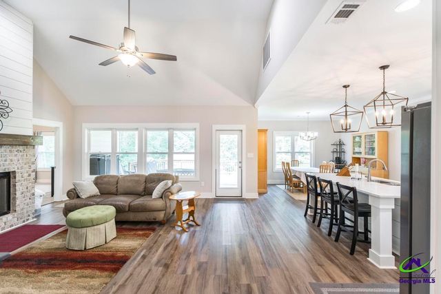 266 Lakeview Drive, Macon, GA 31211