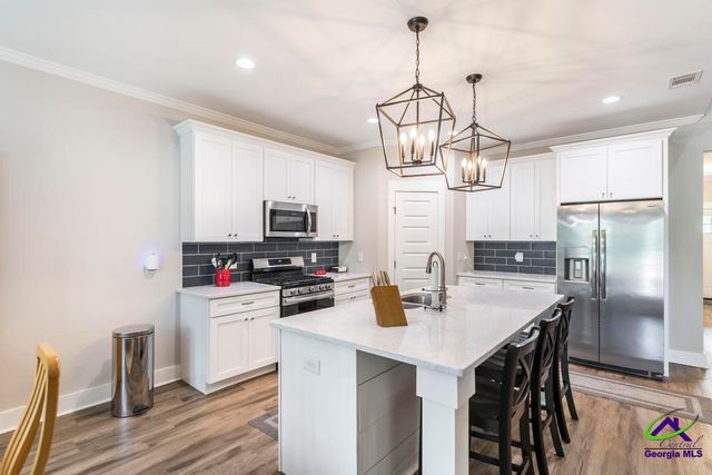 266 Lakeview Drive, Macon, GA 31211