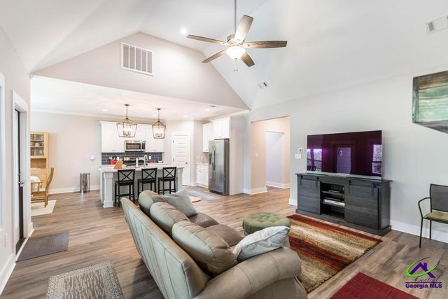266 Lakeview Drive, Macon, GA 31211