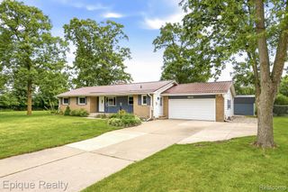 1612 Saint Marys Court, Essexville, MI 48732