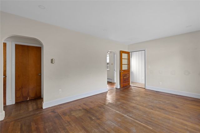 16 Garden Street, Portsmouth, RI 02871
