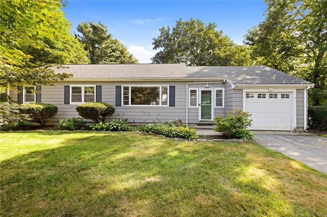 16 Garden Street, Portsmouth, RI 02871