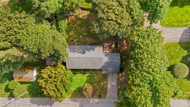 16 Garden Street, Portsmouth, RI 02871