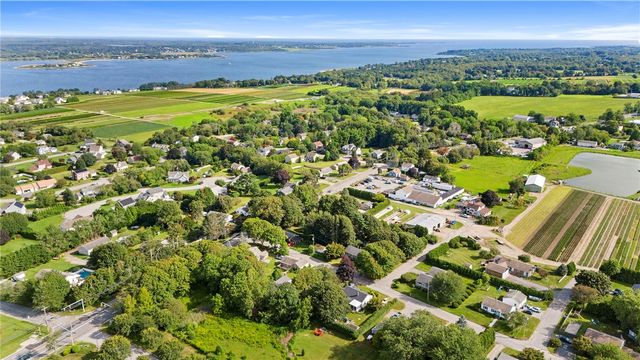 16 Garden Street, Portsmouth, RI 02871