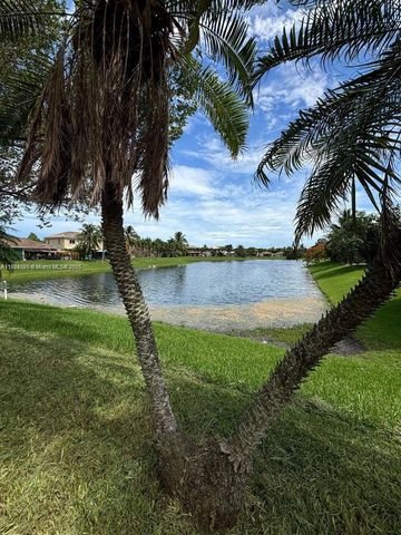 9032 SW 208th Ter 9032, Cutler Bay, FL 33189