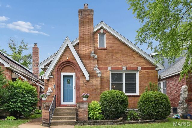 5746 Pernod Avenue, St Louis, MO 63139