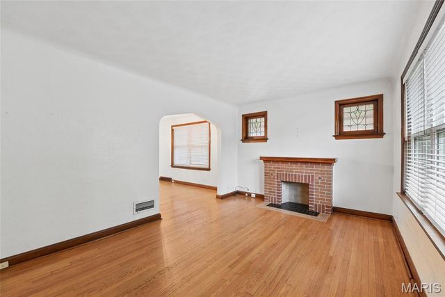 5746 Pernod Avenue, St Louis, MO 63139