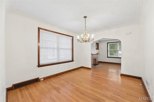 5746 Pernod Avenue, St Louis, MO 63139