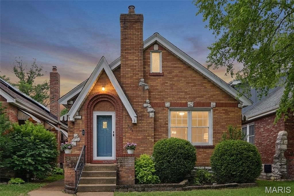 5746 Pernod Avenue, St Louis, MO 63139