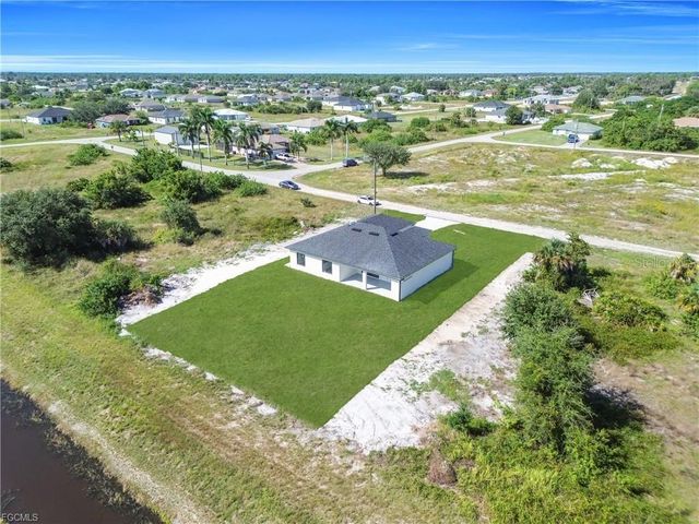 312 PEMBROKE STREET, Lehigh Acres, FL 33974