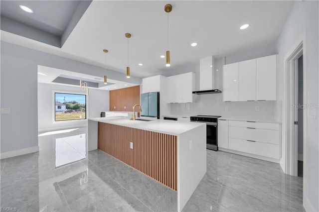 312 PEMBROKE STREET, Lehigh Acres, FL 33974