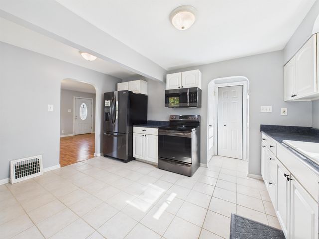 5248 Lake Avenue, Fort Wayne, IN 46815