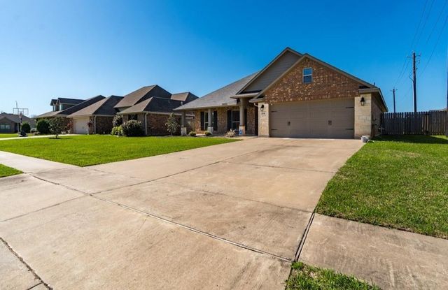 114 Cinnamon Ln Lane, Lake Jackson, TX 77566
