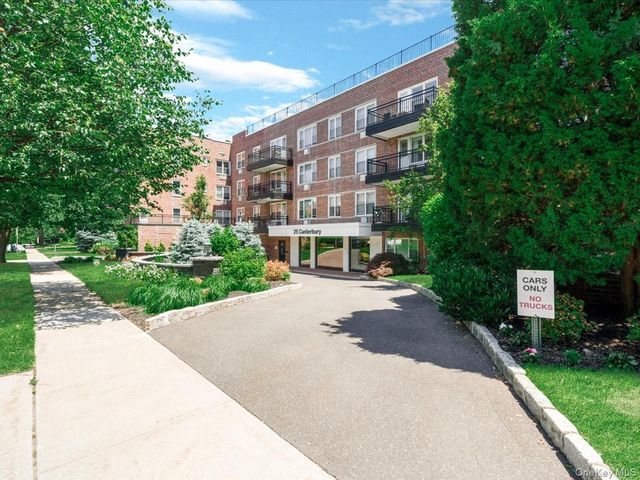25 Canterbury Road 1M, Great Neck, NY 11021