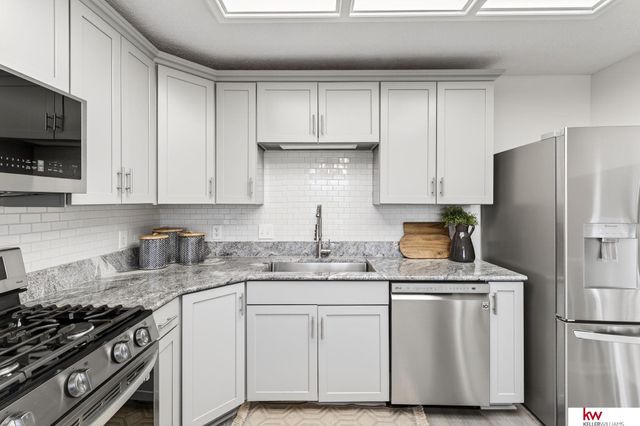 1609 Madison Circle, Papillion, NE 68046