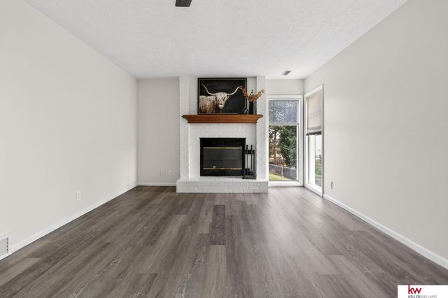 1609 Madison Circle, Papillion, NE 68046