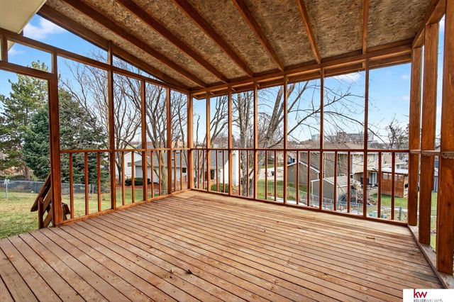 1609 Madison Circle, Papillion, NE 68046