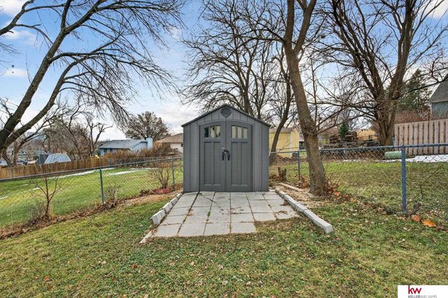 1609 Madison Circle, Papillion, NE 68046