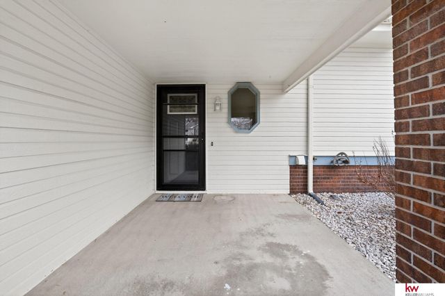 1609 Madison Circle, Papillion, NE 68046