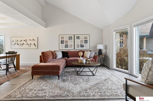 1609 Madison Circle, Papillion, NE 68046