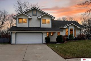 1609 Madison Circle, Papillion, NE 68046