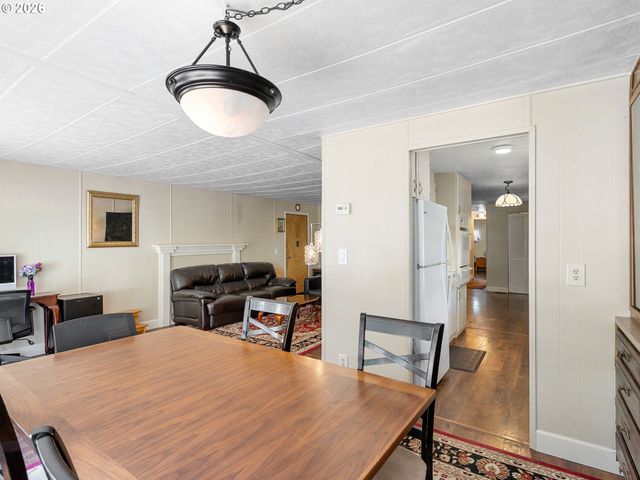 11450 Sw ROYAL VILLA Dr, Portland, OR 97224