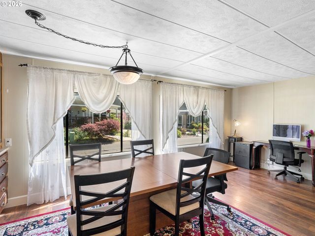 11450 Sw ROYAL VILLA Dr, Portland, OR 97224
