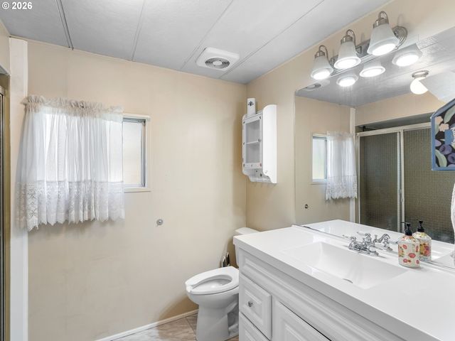 11450 Sw ROYAL VILLA Dr, Portland, OR 97224