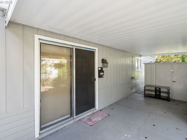 11450 Sw ROYAL VILLA Dr, Portland, OR 97224