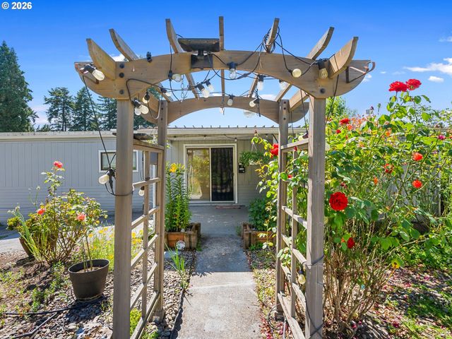 11450 Sw ROYAL VILLA Dr, Portland, OR 97224