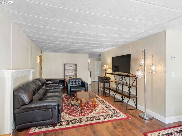 11450 Sw ROYAL VILLA Dr, Portland, OR 97224