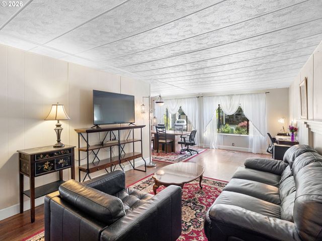 11450 Sw ROYAL VILLA Dr, Portland, OR 97224