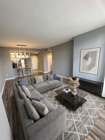 40-26 College Point Boulevard 18D, Flushing, NY 11354