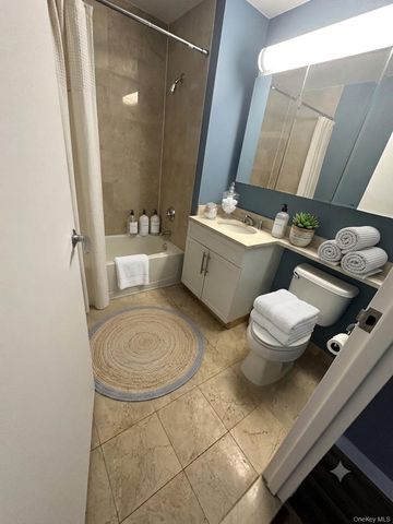 40-26 College Point Boulevard 18D, Flushing, NY 11354