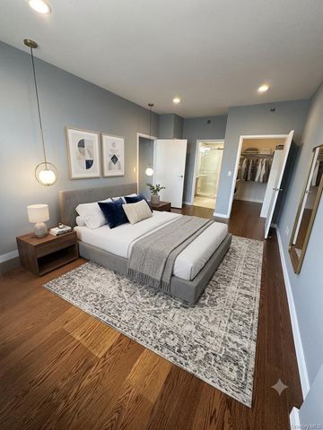 40-26 College Point Boulevard 18D, Flushing, NY 11354