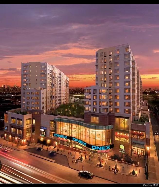 40-26 College Point Boulevard 18D, Flushing, NY 11354