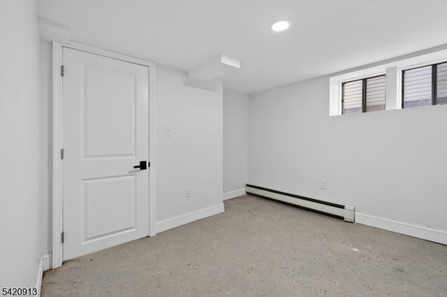 182 N Maple Ave, East Orange City, NJ 07017