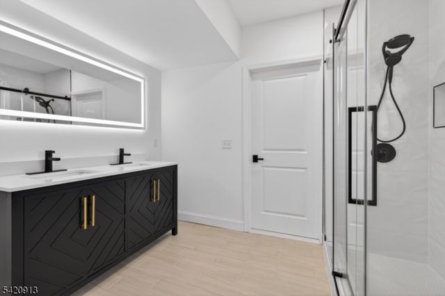 182 N Maple Ave, East Orange City, NJ 07017