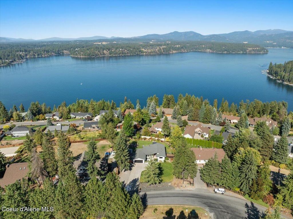 3163 E LOOKOUT DR, Coeur d'Alene, ID 83815 photo 2