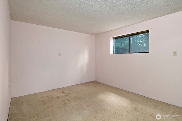 716 Heller Road, Oak Harbor, WA 98277