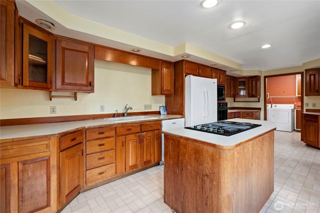 716 Heller Road, Oak Harbor, WA 98277