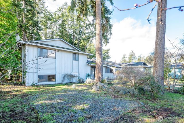 716 Heller Road, Oak Harbor, WA 98277