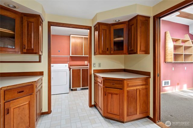 716 Heller Road, Oak Harbor, WA 98277