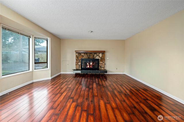 716 Heller Road, Oak Harbor, WA 98277