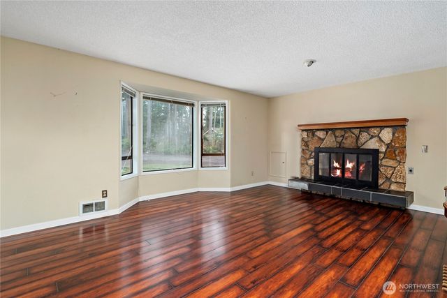 716 Heller Road, Oak Harbor, WA 98277