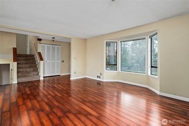 716 Heller Road, Oak Harbor, WA 98277