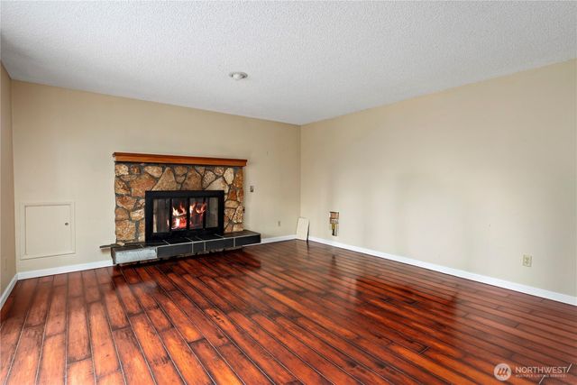 716 Heller Road, Oak Harbor, WA 98277