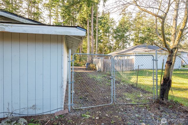 716 Heller Road, Oak Harbor, WA 98277