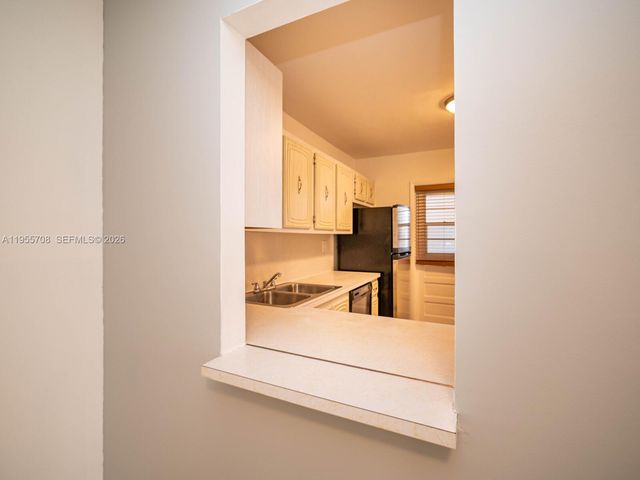 8161 SW 24th Ct 202, Davie, FL 33324