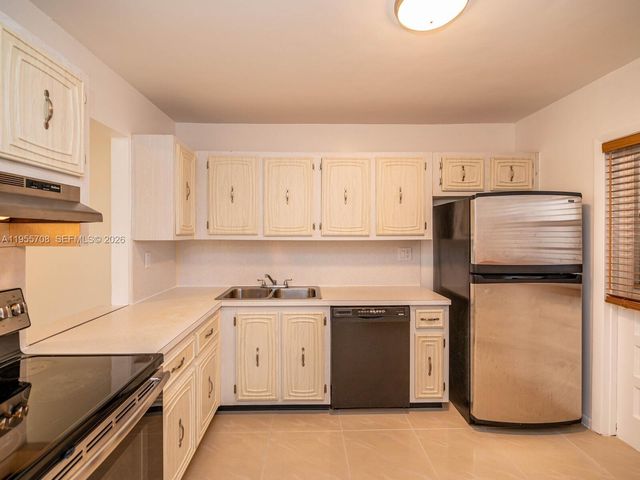 8161 SW 24th Ct 202, Davie, FL 33324